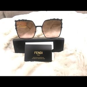 Fendi can eye glasses